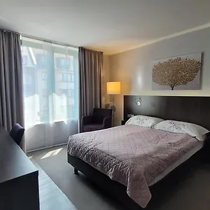 nice-apartment-in-modern-center-of-dsseldorf.dusseldorf-hotel.net/